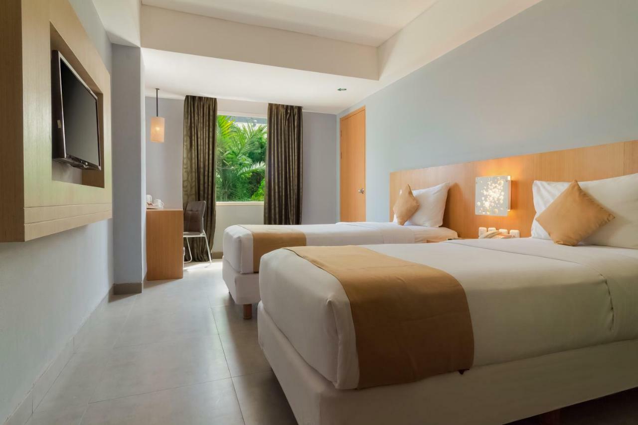 Kyriad Royal Seminyak Exterior foto